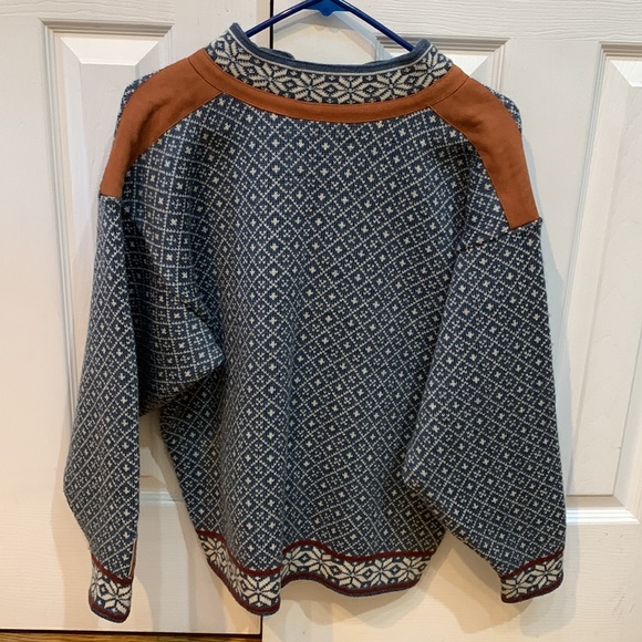 In-wild wool ski sweater. Blue and white with leather details. - Picture 4 of 7